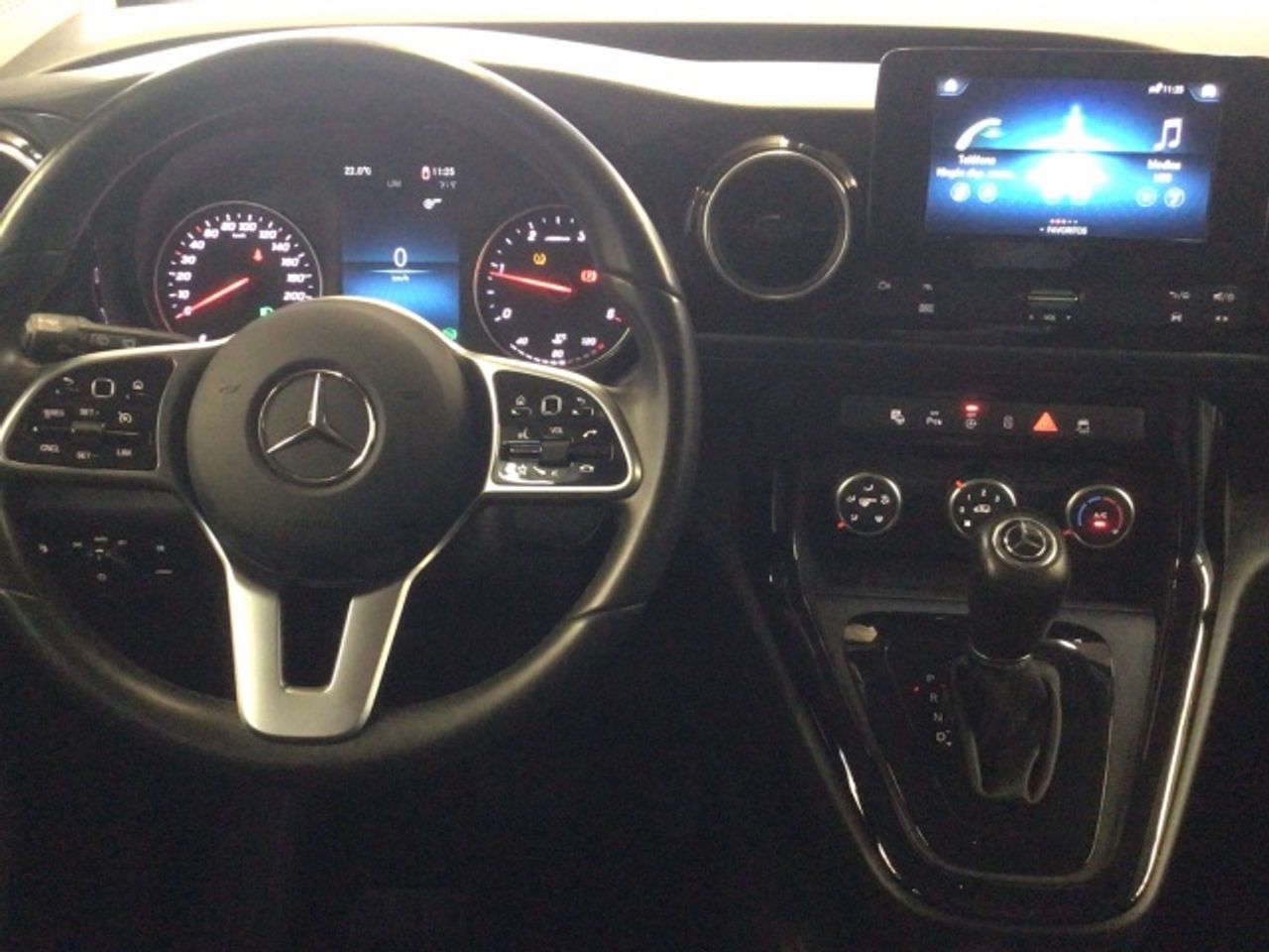 mercedes-clase-t-180-d-standard-style-imagen-8