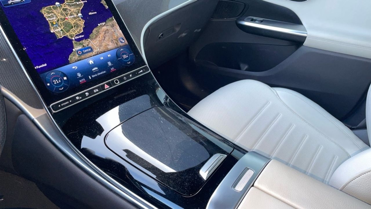 mercedes-glc-glc-300-e-4matic-imagen-16