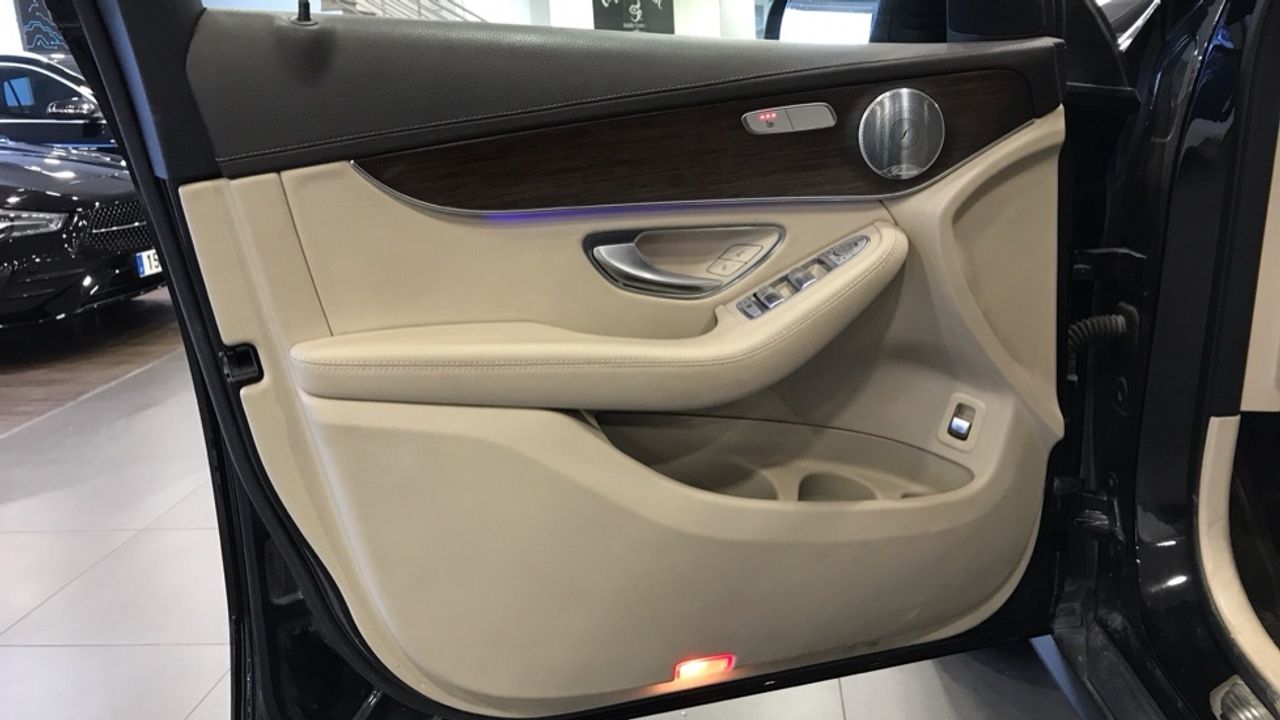 mercedes-glc-coupe-glc-300-d-4matic-imagen-17