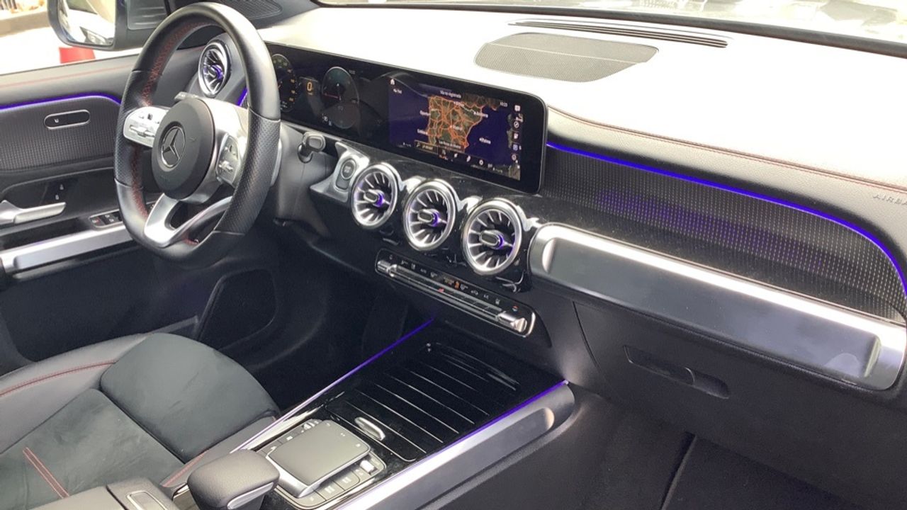 mercedes-eqb-eqb-300-4matic-imagen-9