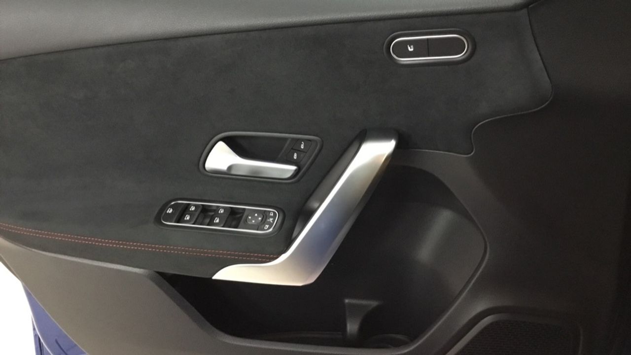 mercedes-clase-a-a-180-d-imagen-23