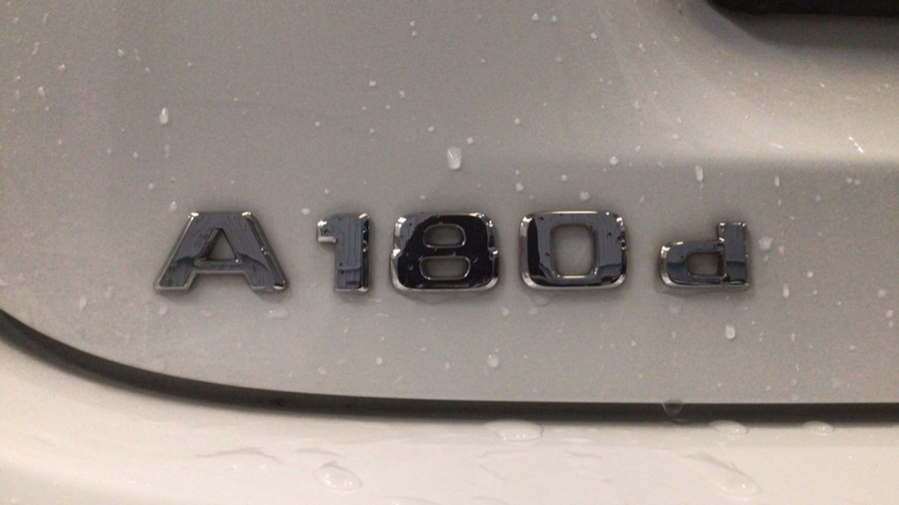mercedes-clase-a-a-180-d-imagen-11