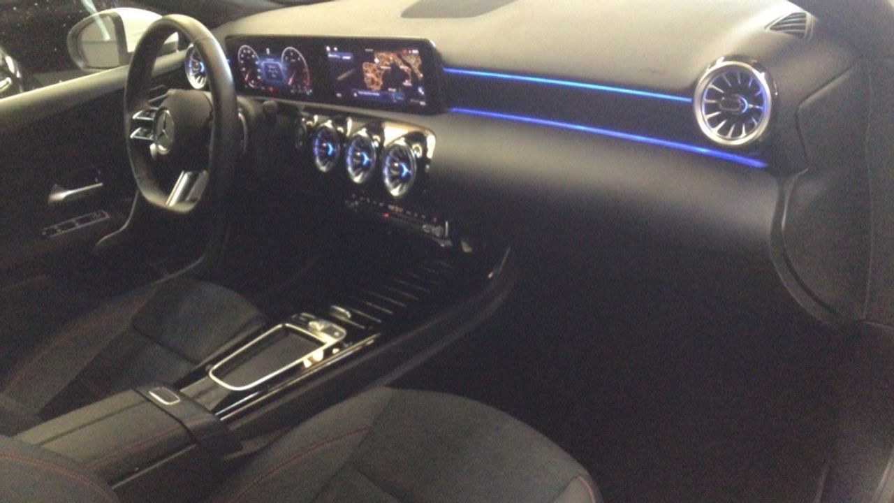 mercedes-clase-a-a-180-d-imagen-9