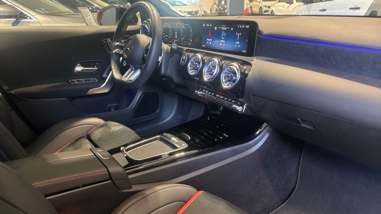 mercedes-clase-a-mercedes-amg-a-35-4matic-imagen-9
