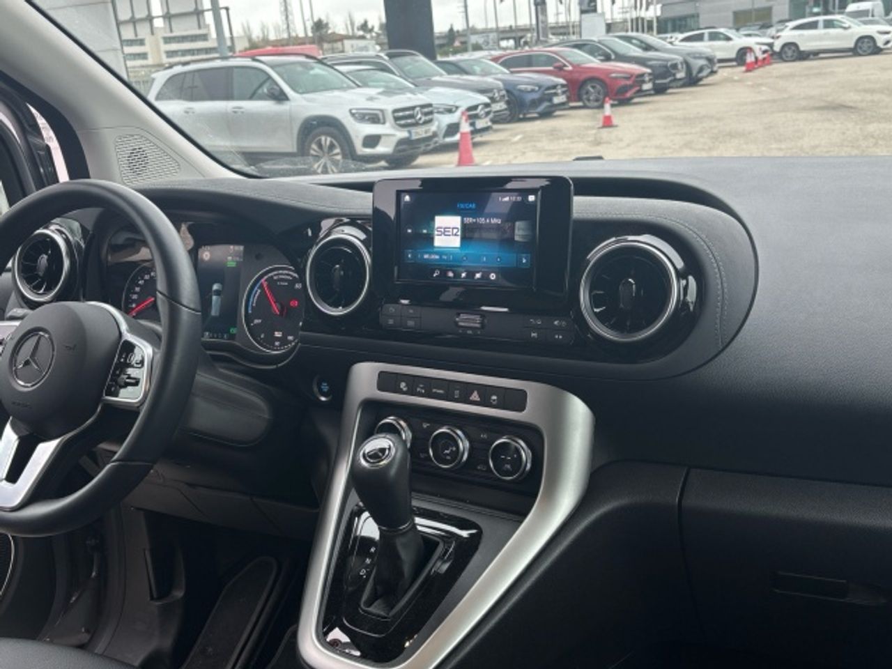 mercedes-eqt-200-imagen-7