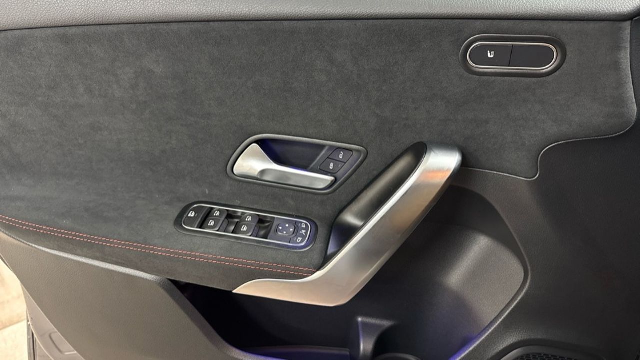 mercedes-clase-a-a-180-d-imagen-23