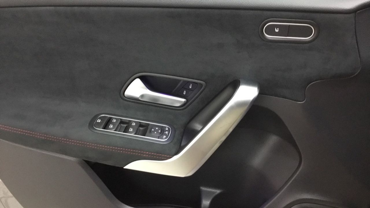 mercedes-clase-a-a-180-d-imagen-23