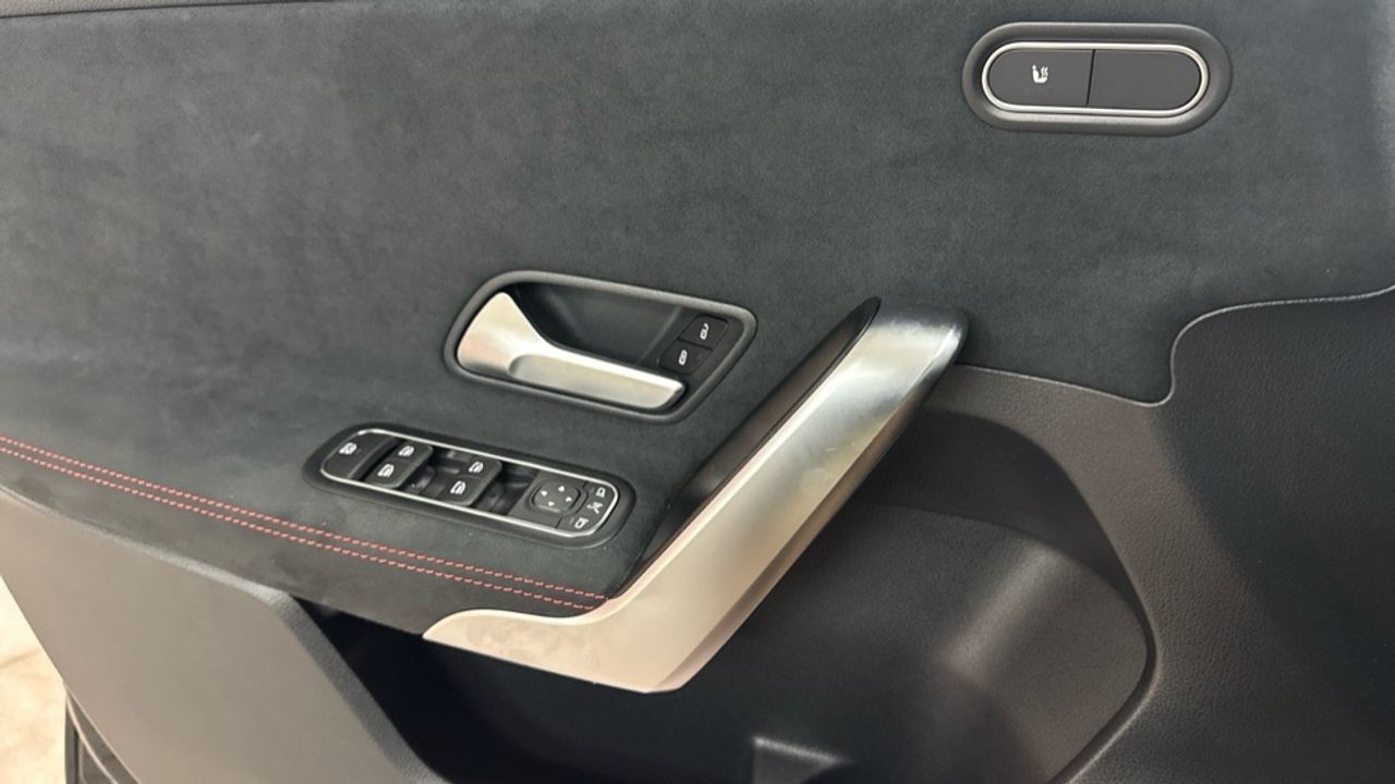 mercedes-clase-a-a-180-d-imagen-23