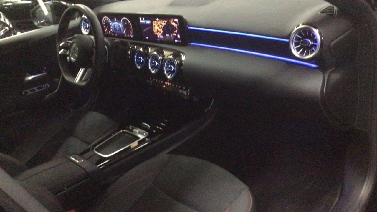 mercedes-clase-a-a-180-d-imagen-9