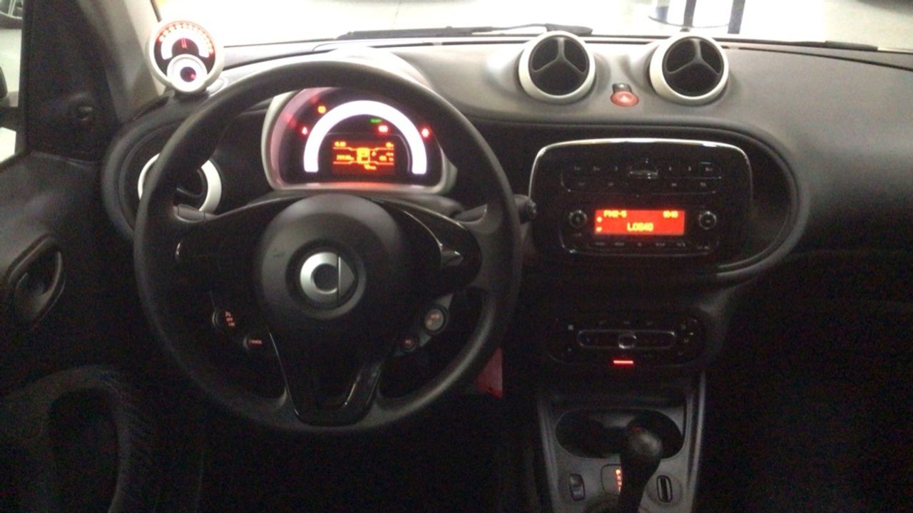 smart-fortwo-60kw81cv-electric-drive-coupe-imagen-8