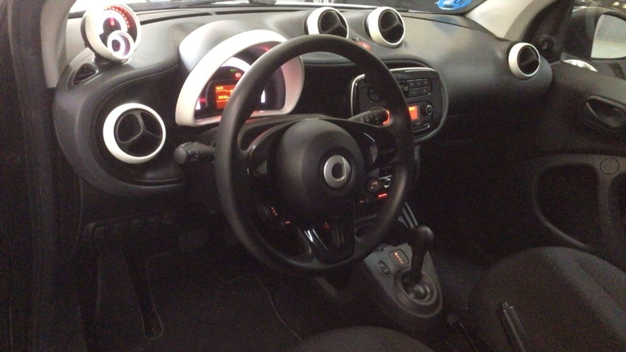smart-fortwo-60kw81cv-electric-drive-coupe-imagen-5