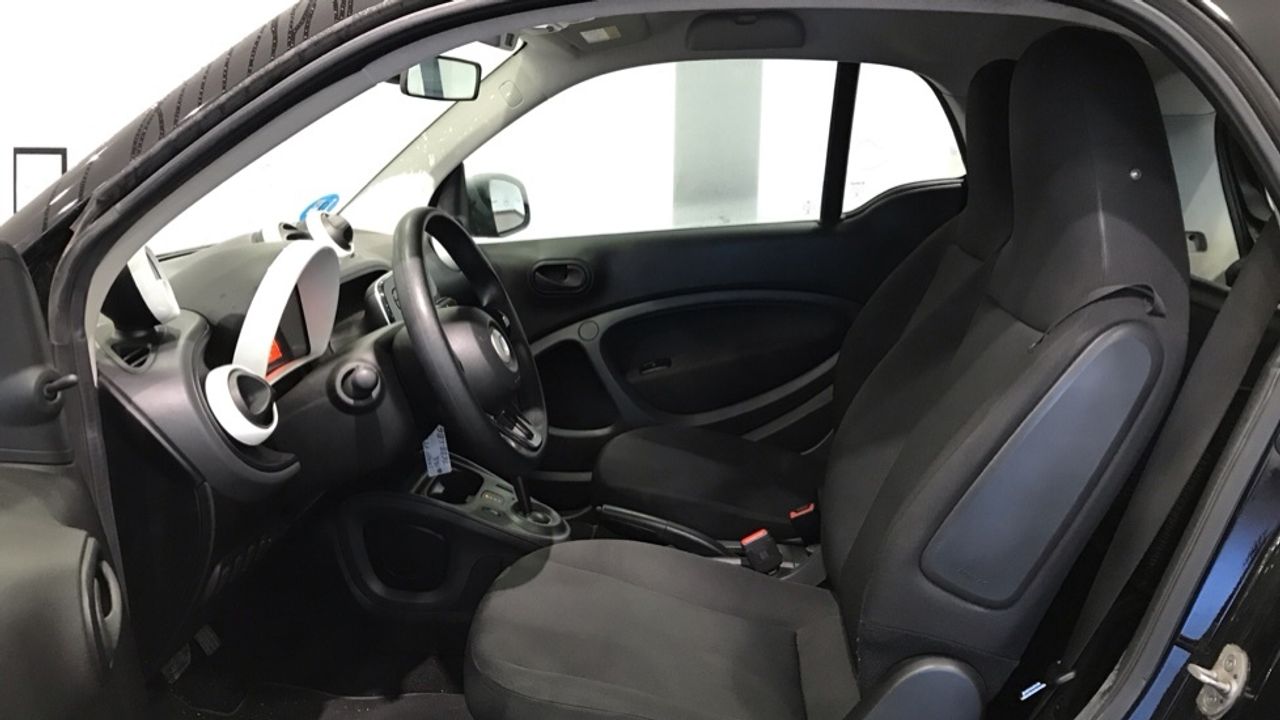 smart-fortwo-60kw81cv-electric-drive-coupe-imagen-6