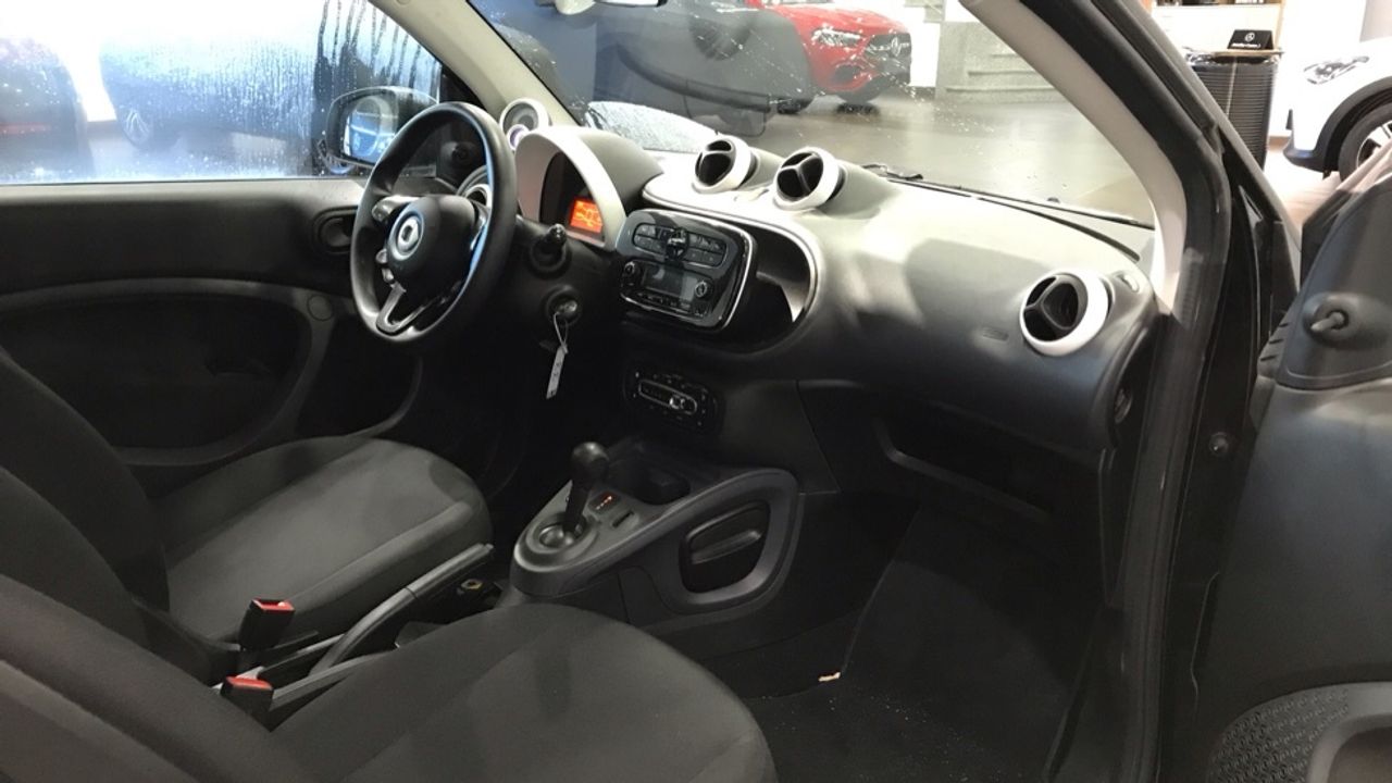 smart-fortwo-60kw81cv-electric-drive-coupe-imagen-9
