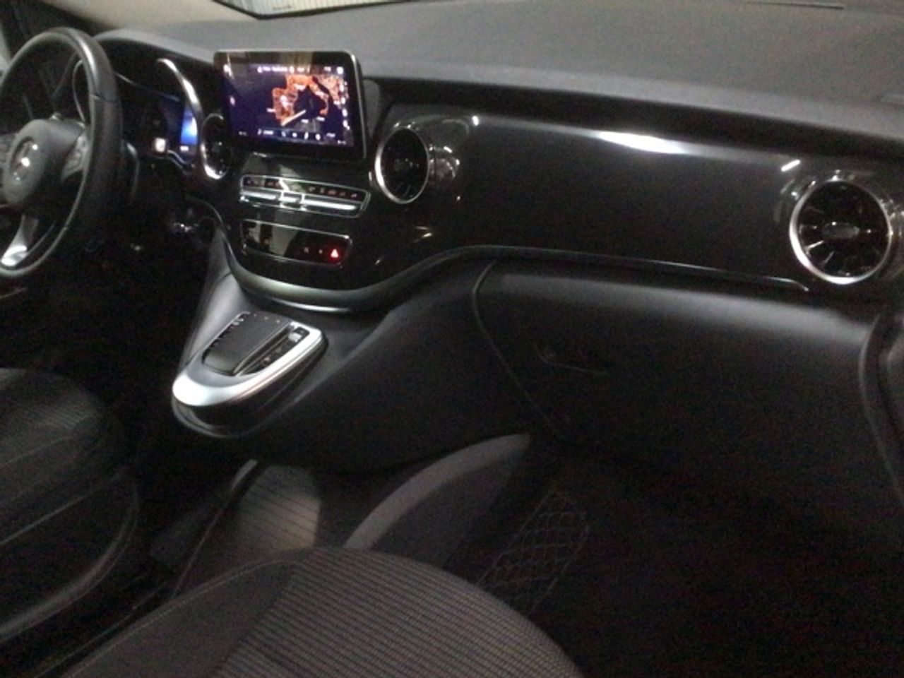 mercedes-eqv-eqv-300-largo-imagen-9