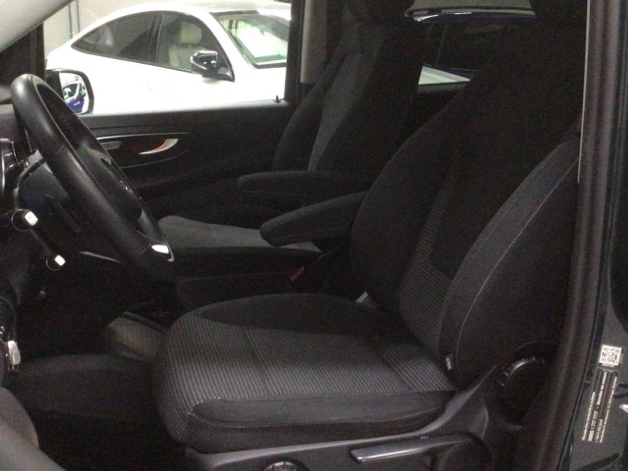 mercedes-eqv-eqv-300-largo-imagen-6