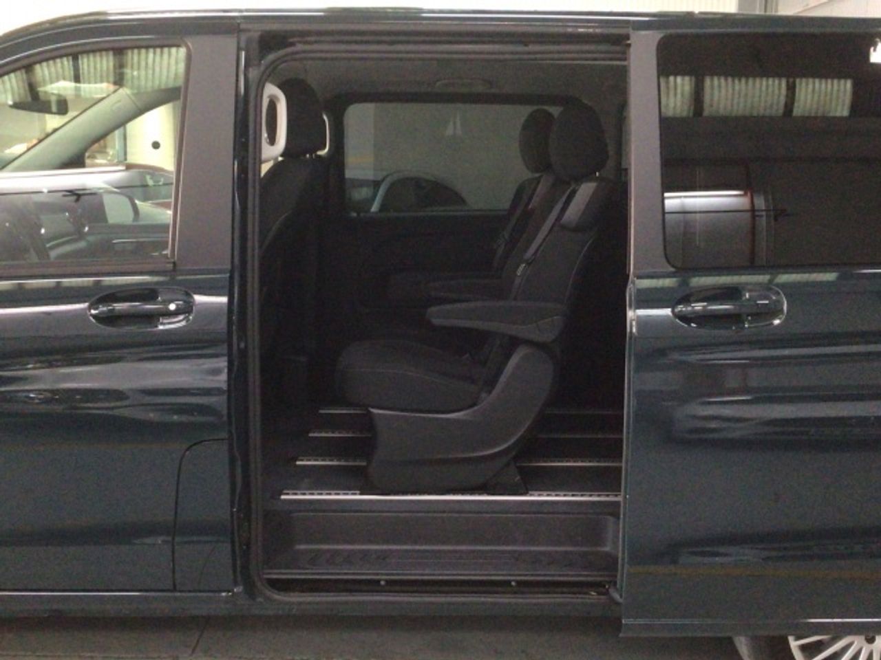 mercedes-eqv-eqv-300-largo-imagen-24