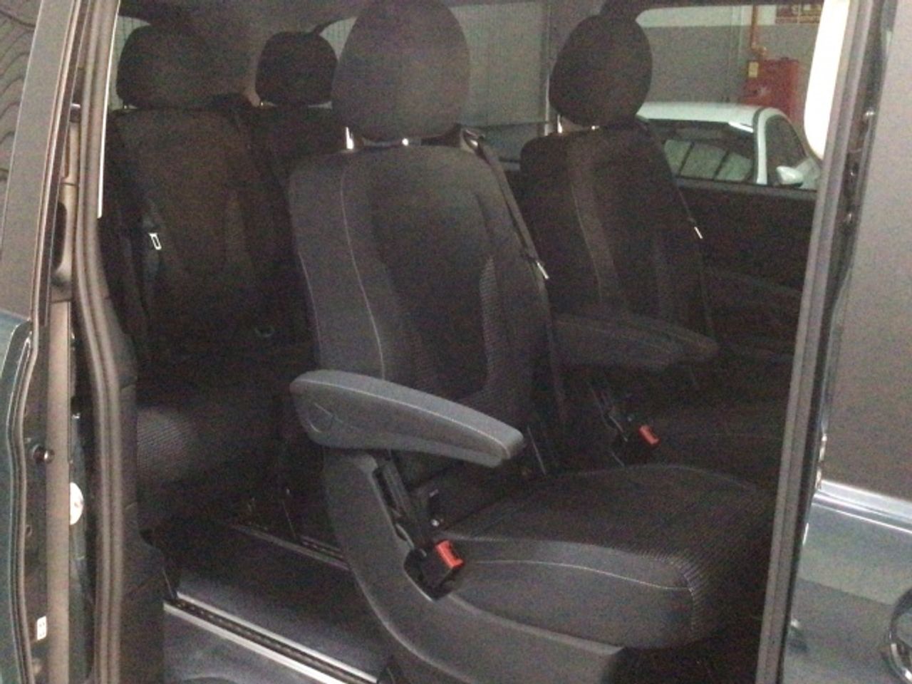 mercedes-eqv-eqv-300-largo-imagen-28