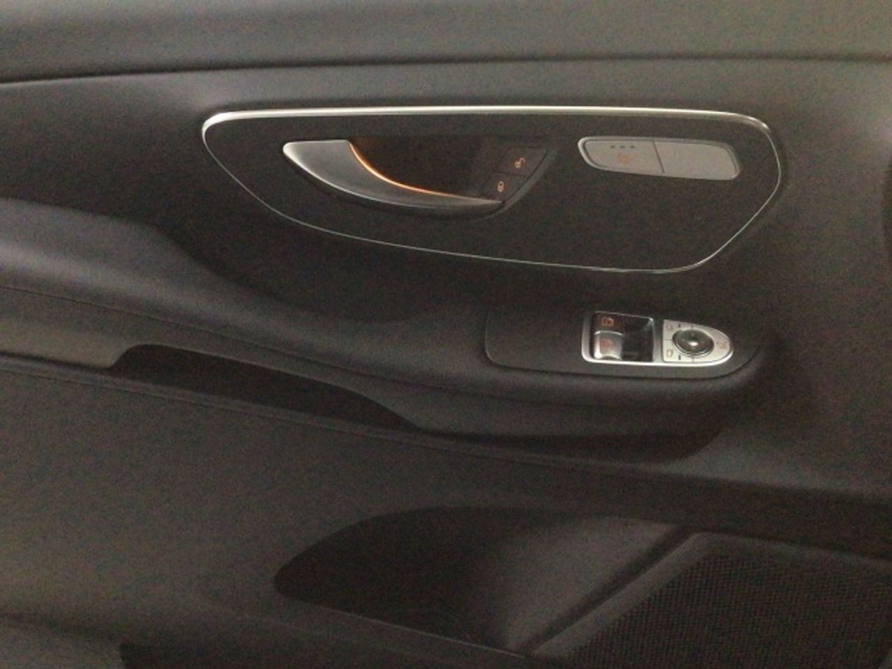 mercedes-eqv-eqv-300-largo-imagen-22