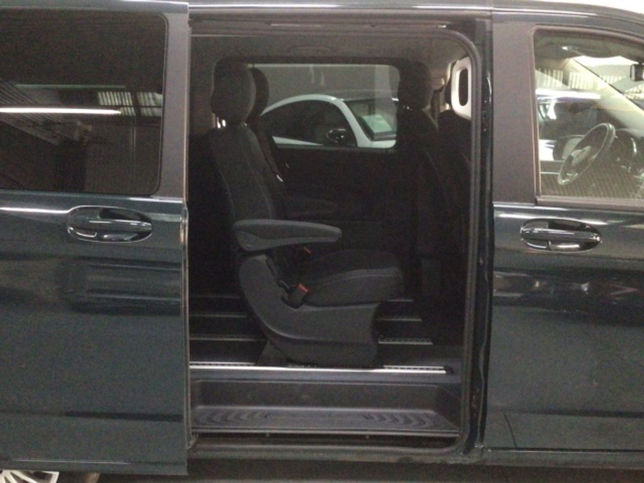 mercedes-eqv-eqv-300-largo-imagen-27