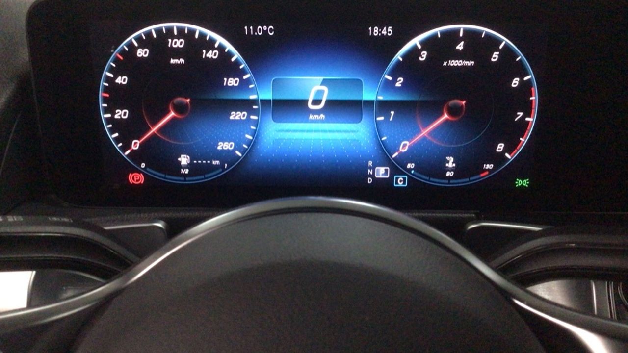 mercedes-glb-glb-180-imagen-16