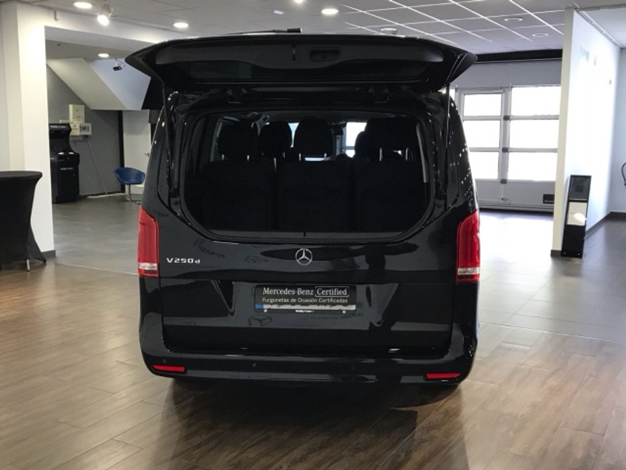 mercedes-clase-v-250d-largo-imagen-15