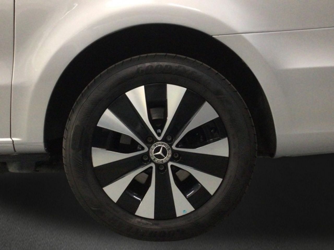 mercedes-clase-v-250d-largo-imagen-4