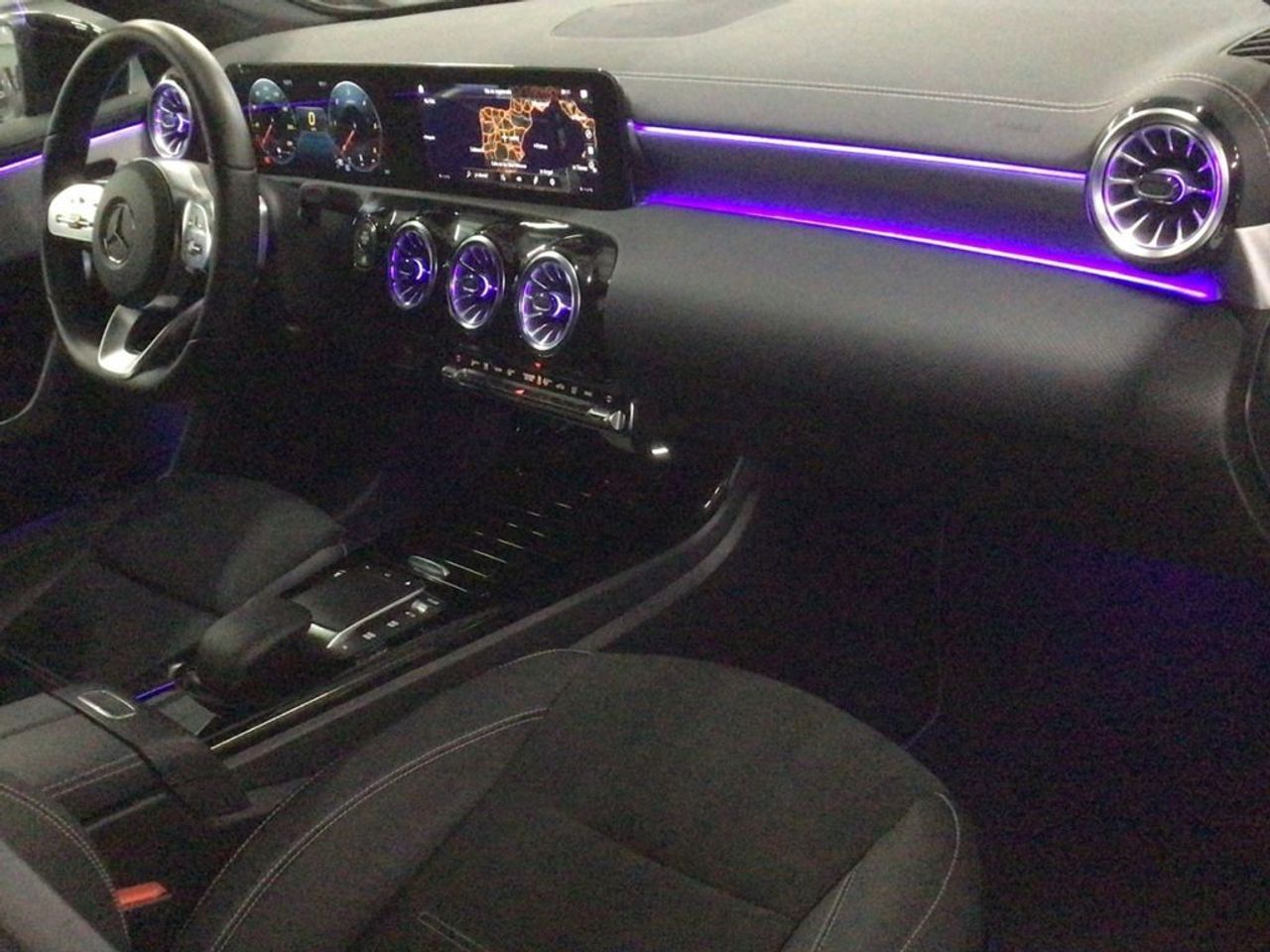 mercedes-clase-a-a-200-d-sedan-imagen-9