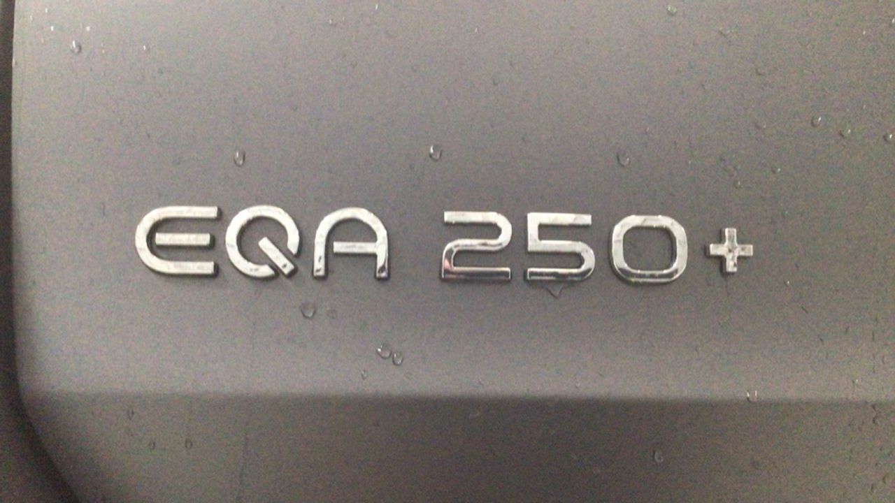 mercedes-eqa-eqa-250+-imagen-11
