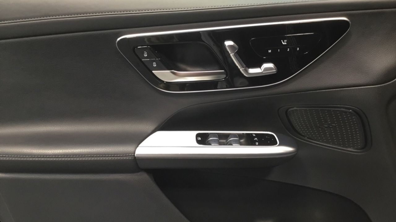 mercedes-glc-glc-300-e-4matic-imagen-16