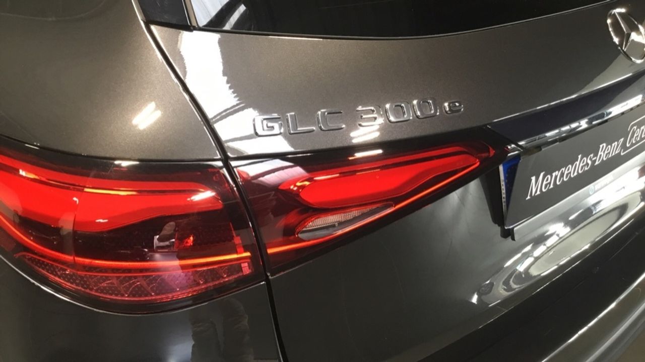 mercedes-glc-glc-300-e-4matic-imagen-17