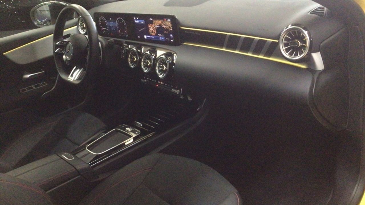 mercedes-clase-a-mercedes-amg-a-35-4matic-imagen-9