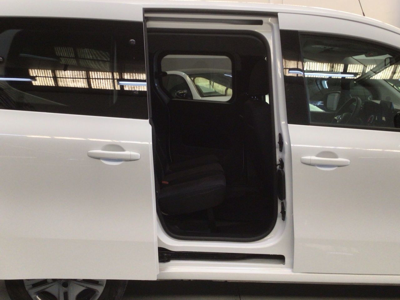 mercedes-citan-combi-110-cdi-standard-pro-imagen-24