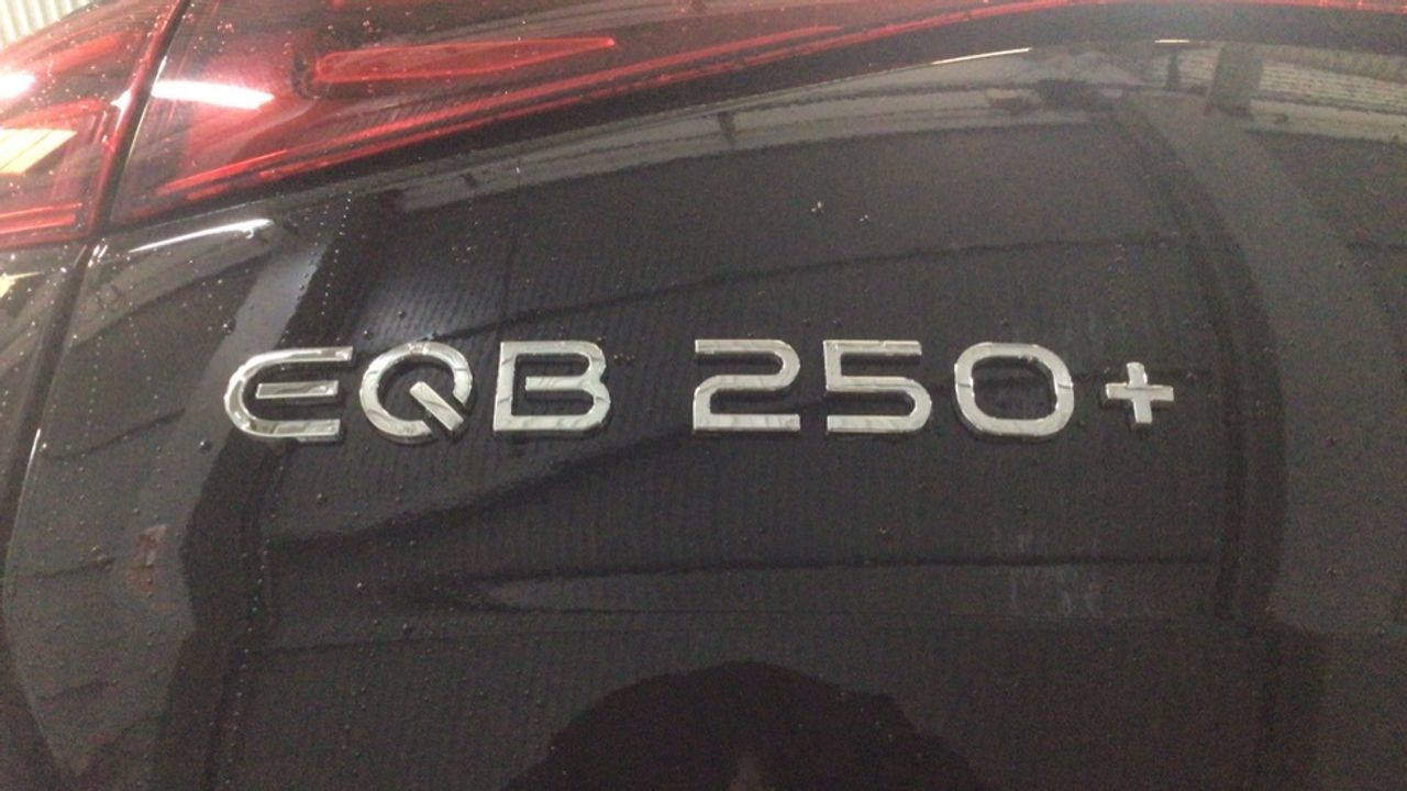 mercedes-eqb-eqb-250+-imagen-11