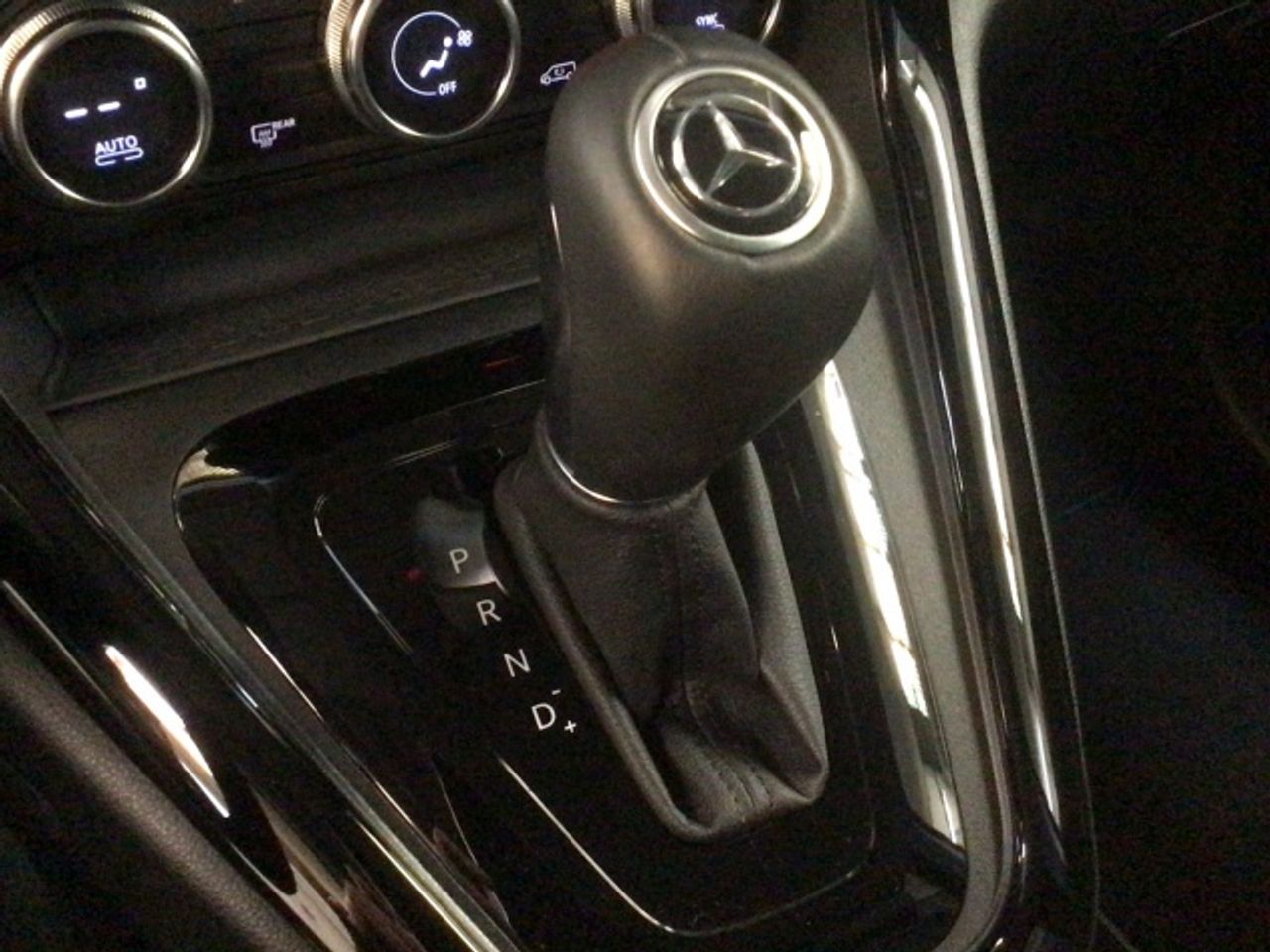 mercedes-clase-t-180d-standard-imagen-18