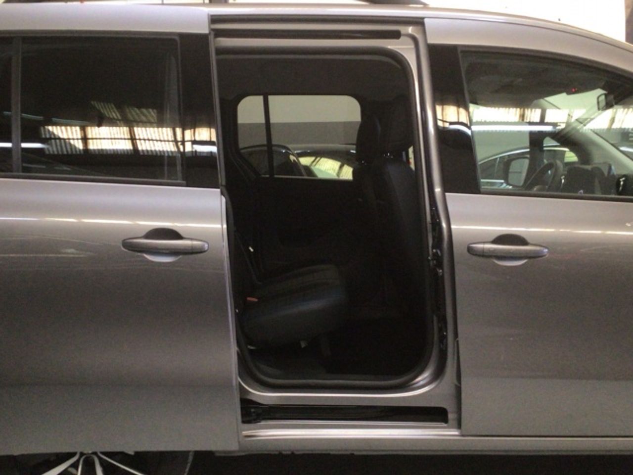 mercedes-clase-t-180d-standard-imagen-24