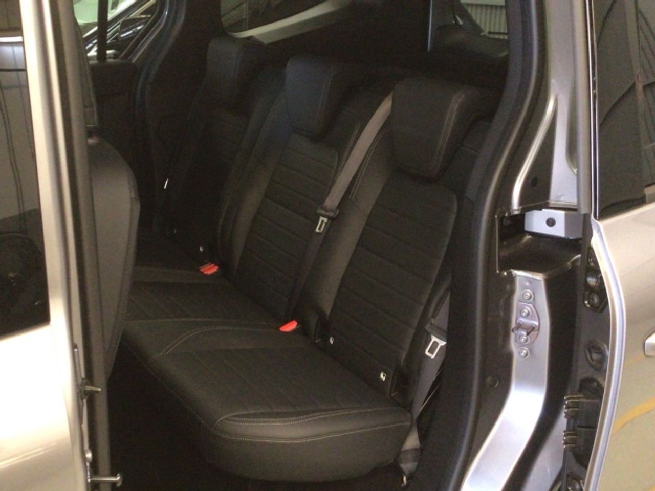 mercedes-clase-t-180d-standard-imagen-23