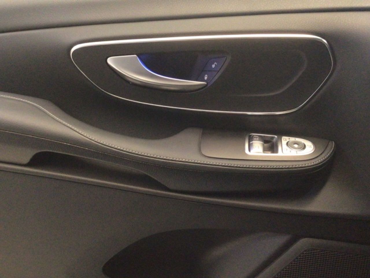 mercedes-clase-v-220d-6e-avantgarde-extralargo-imagen-21