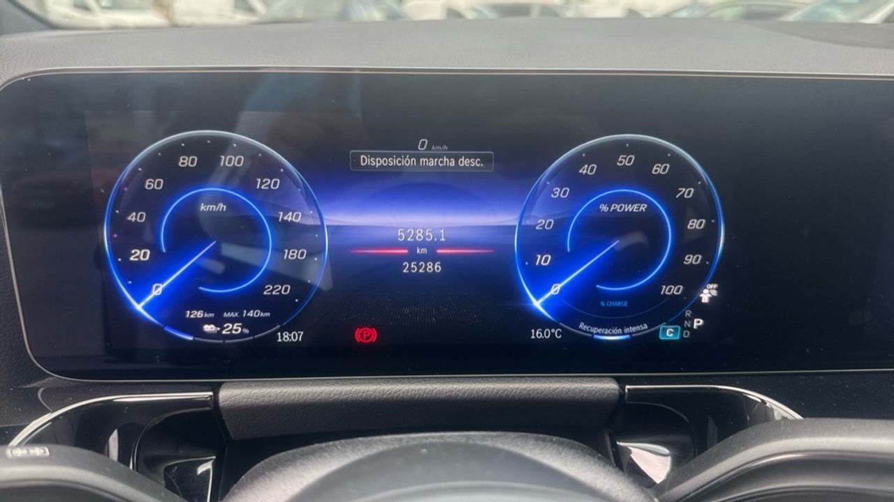 mercedes-eqa-eqa-250+-imagen-12