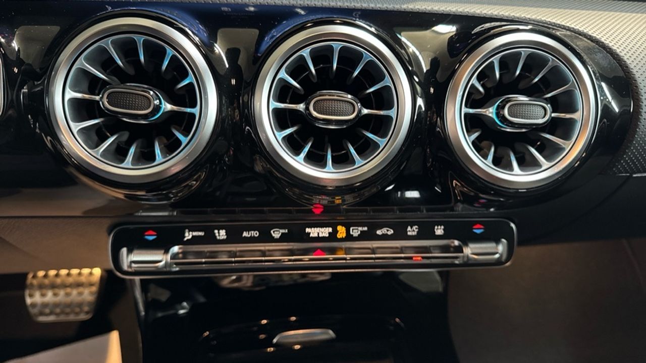 mercedes-benz-clase-c-200-d-berlina-imagen-21