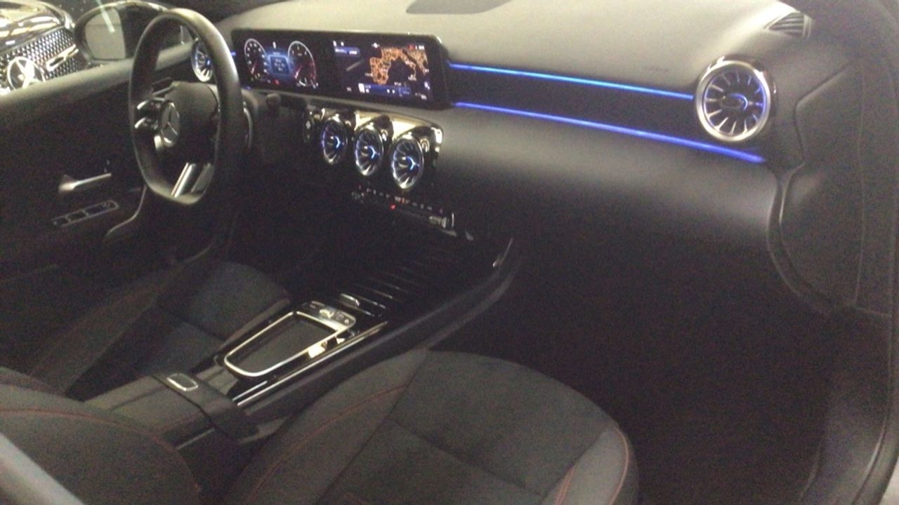 mercedes-clase-a-a-180-d-sedan-imagen-9