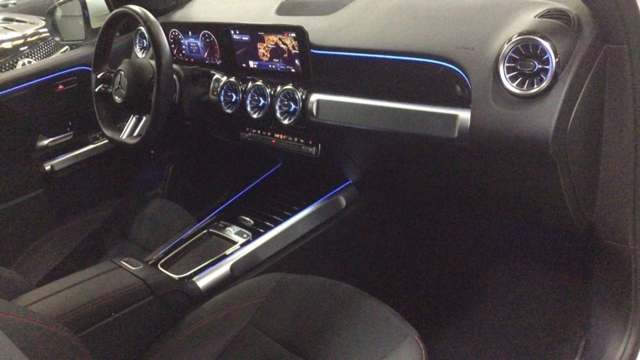 mercedes-glb-glb-200-d-4matic-imagen-9