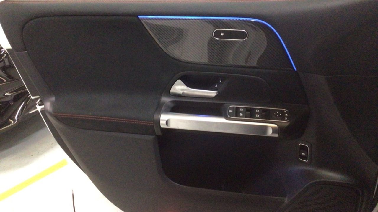 mercedes-glb-glb-200-d-4matic-imagen-21