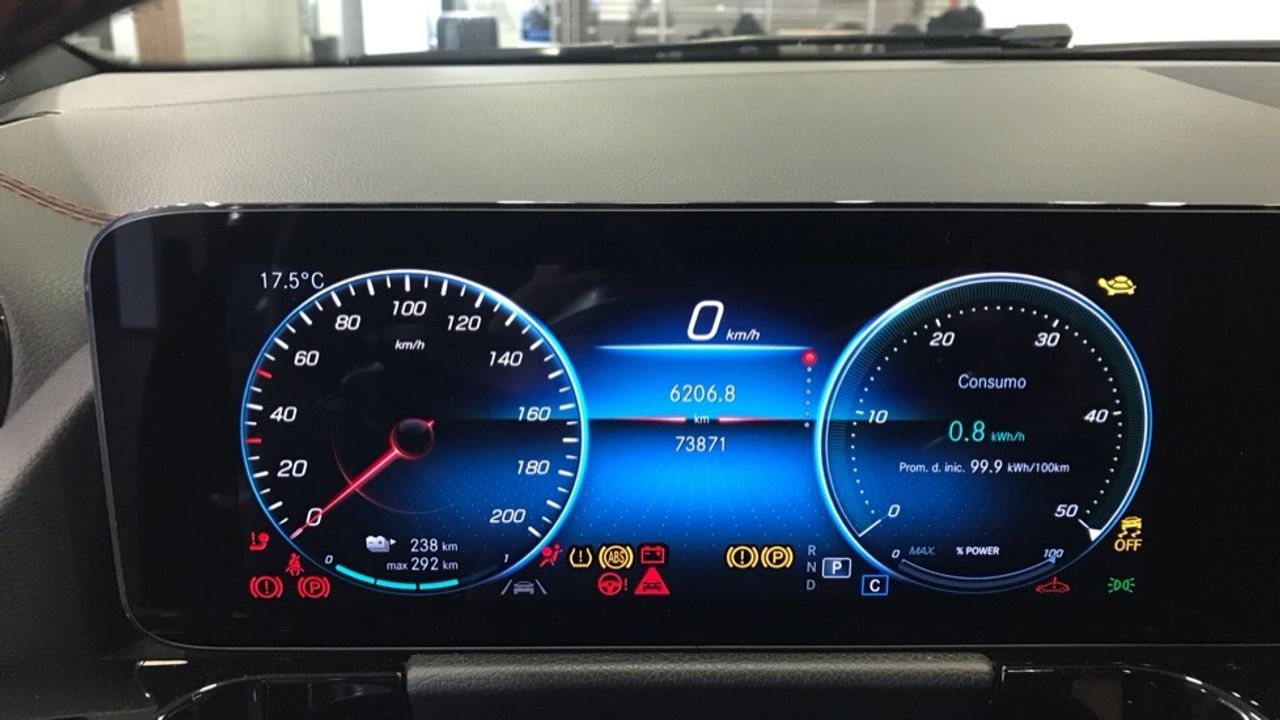 mercedes-eqa-eqa-300-4matic-imagen-17