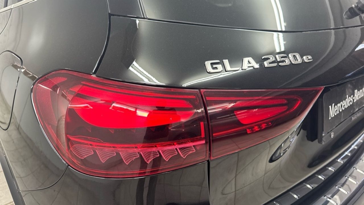 mercedes-benz-gla-250-e-con-tecnologia-hibrida-eq-imagen-23