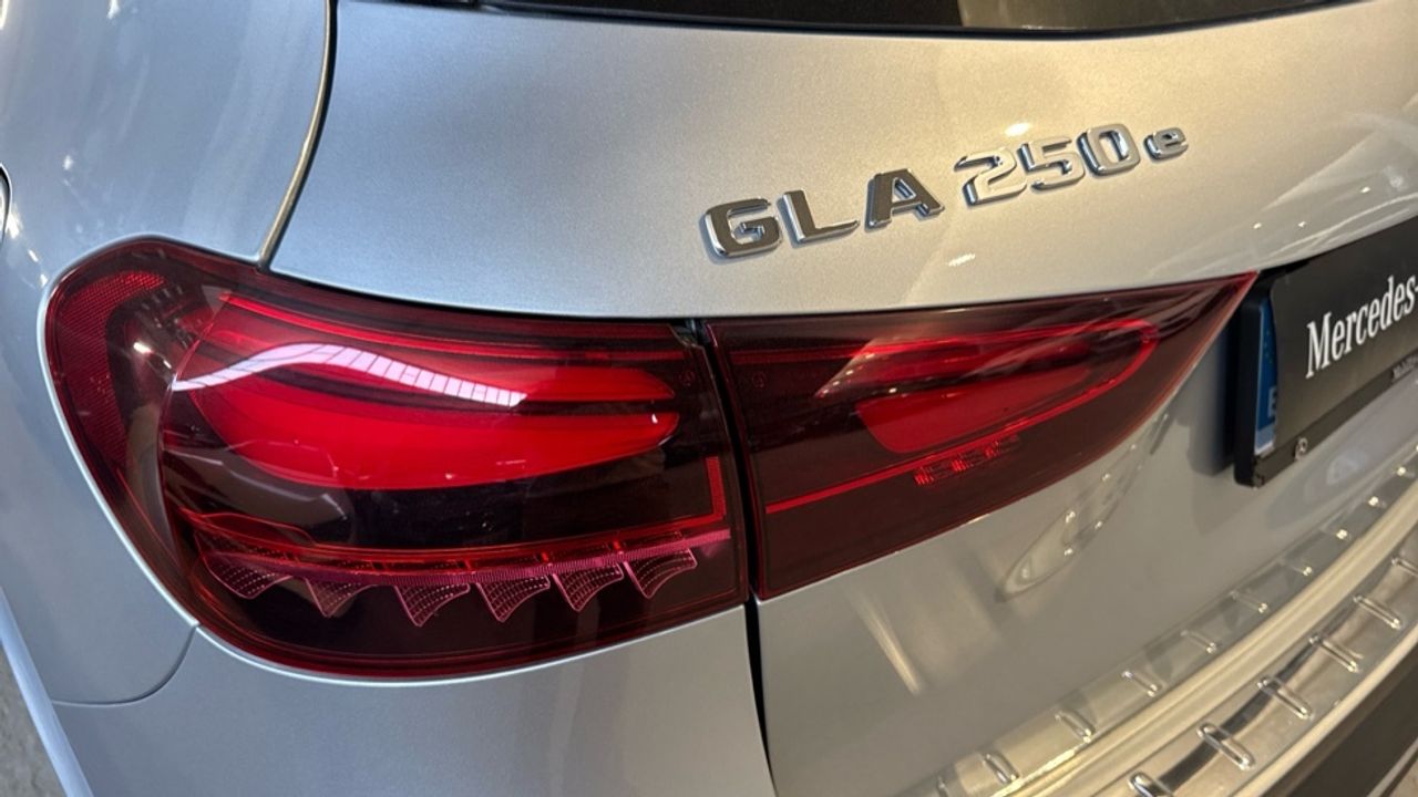 mercedes-benz-gla-250-e-con-tecnologia-hibrida-eq-imagen-22