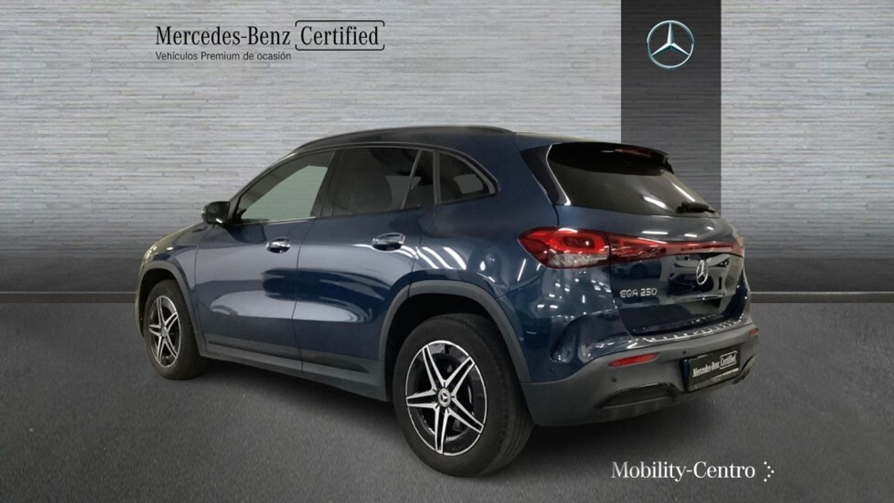 mercedes-eqa-250-amg-line-imagen-3