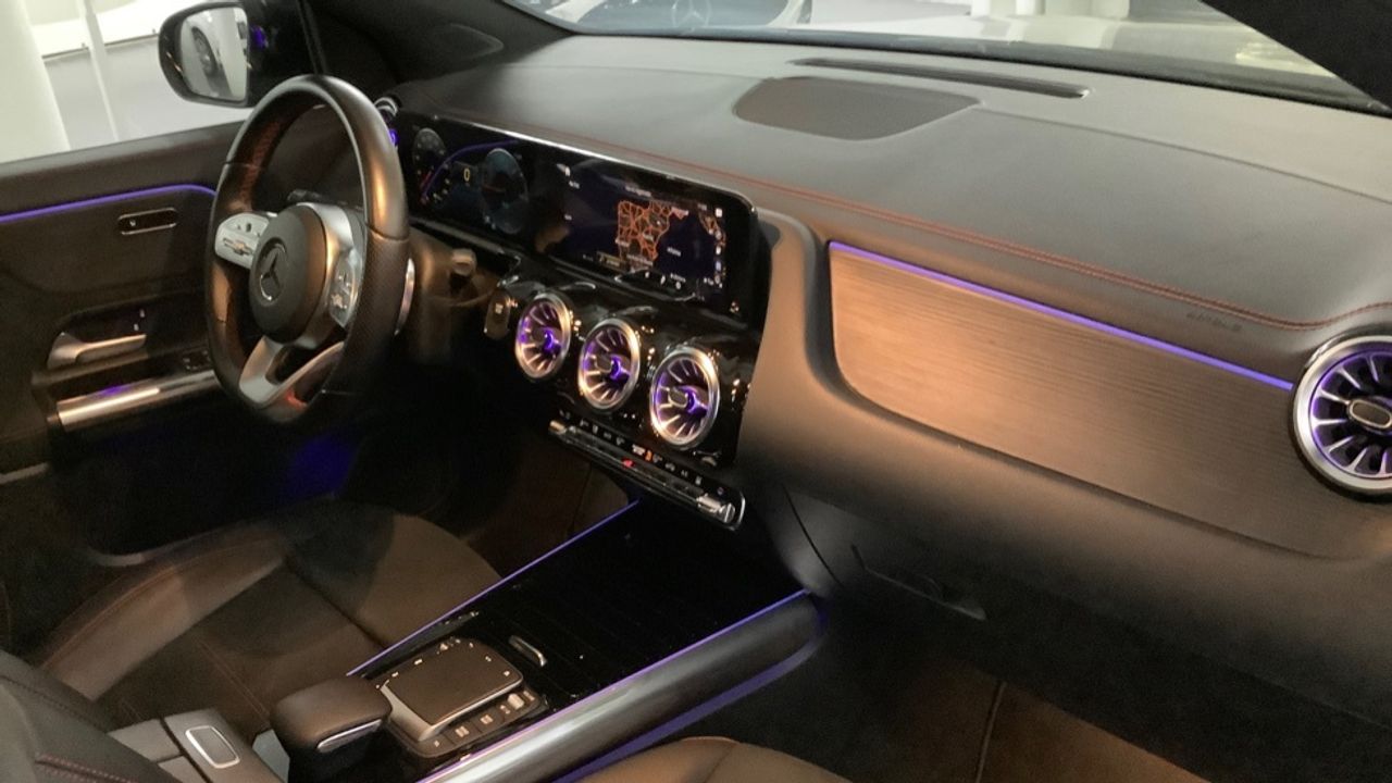 mercedes-eqa-250-amg-line-imagen-9
