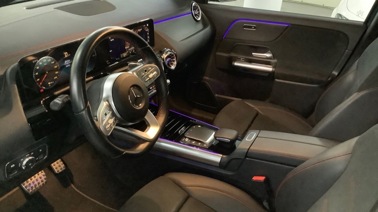 mercedes-eqa-250-amg-line-imagen-5