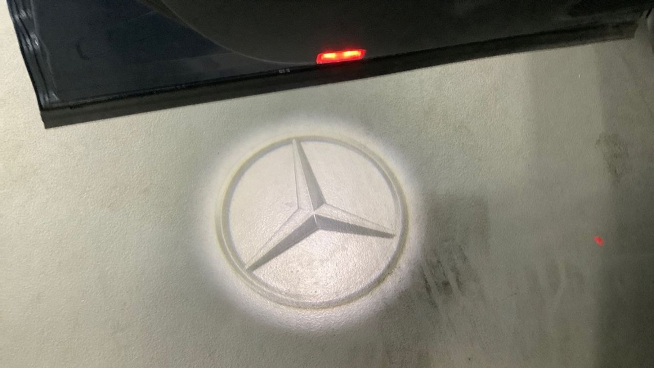 mercedes-eqa-250-amg-line-imagen-11