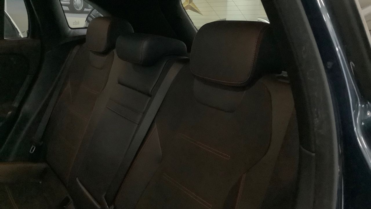 mercedes-eqa-250-amg-line-imagen-10